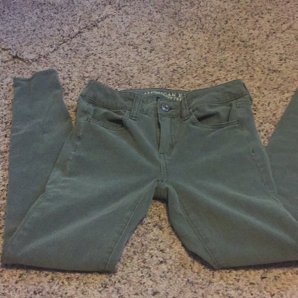 American Eagle super stretch army green pants